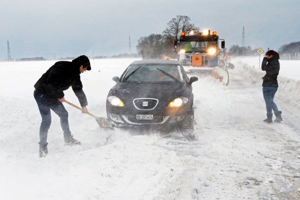 Chaos komunikacyjny w Bułgarii spowodowany opadami śniegu