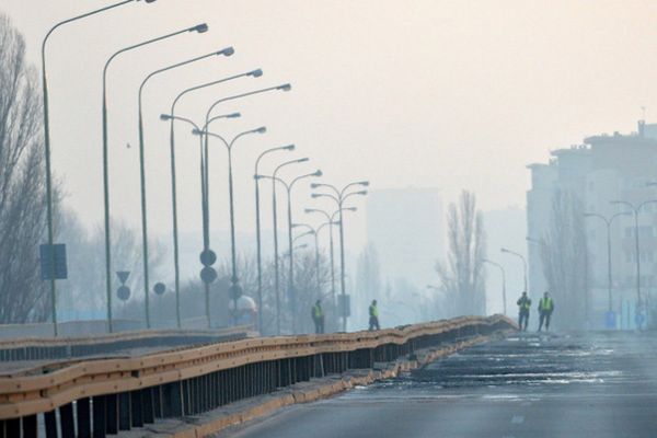 Eksperci badają konstrukcję Łazienkowskiego. Most zamknięty do odwołania