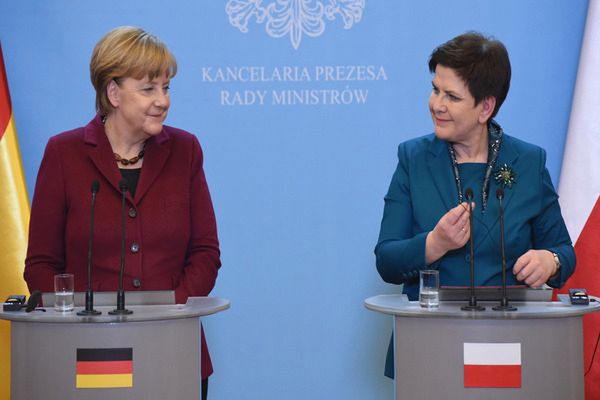 Media o wizycie Merkel w Polsce: pragmatyzm, chłodna przyjaźń