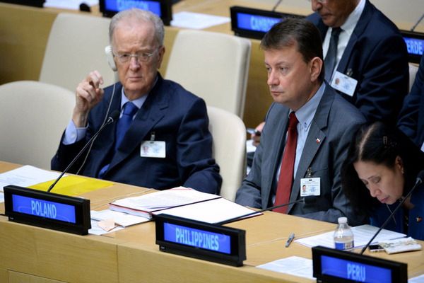 Minister Błaszczak chwali ustalenia szczytu ONZ ds. uchodźców i migrantów