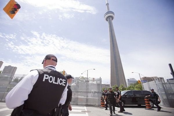 Trzy osoby zginęły w ataku przy użyciu kuszy w Toronto