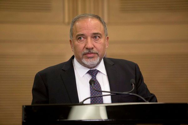 Kontrowersyjny Awigdor Lieberman został ministrem obrony