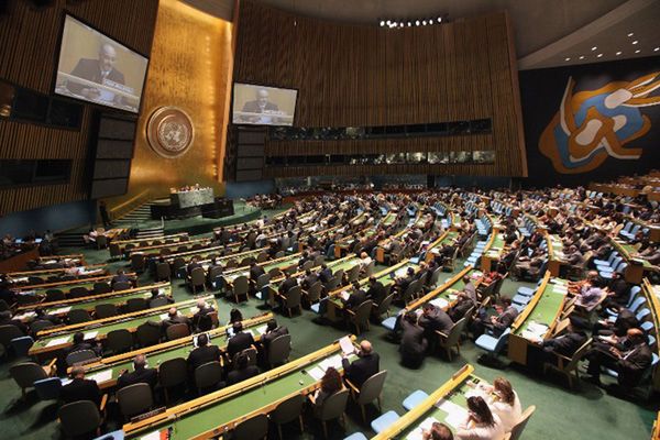 ONZ przyjęło bezprecedensowy Traktat o Handlu Bronią