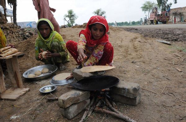 Pakistan: ponad 700 kobiet ofiarami zabójstw na tle honorowym w 2011 roku
