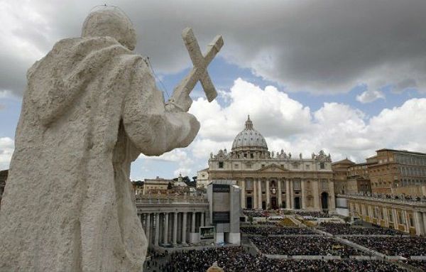 Pracownicy Watykanu będą odbijać karty zegarowe