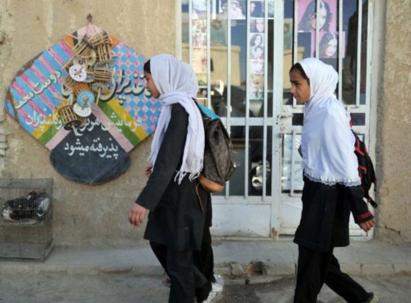 Kolejny atak trucicieli na żeńską szkołę - ucierpiały 94 uczennice
