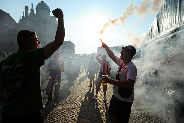 Policja ustala sprawców odpalenia rac na stadionie w Gdańsku