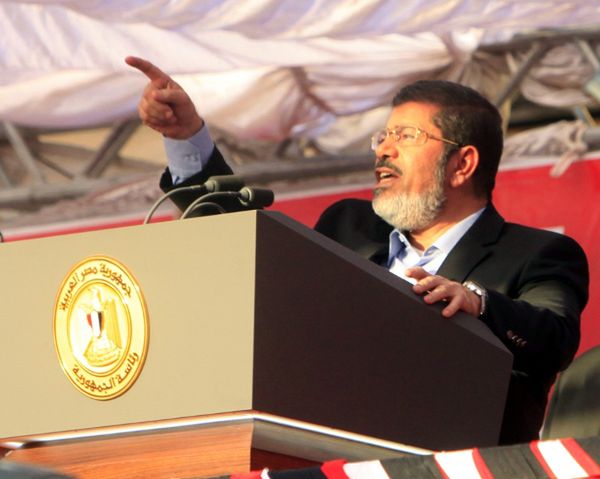 Egipt: symboliczna przysięga Mursiego na placu Tahrir