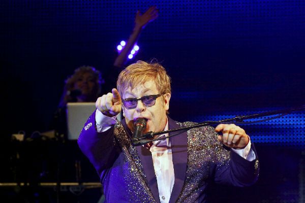 Odwołano koncert Eltona Johna i wręczenie Medalu Wdzięczności przez Lecha Wałęsę