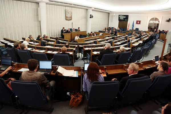 Senat przyjął z poprawkami nowelizację Prawa o zgromadzeniach