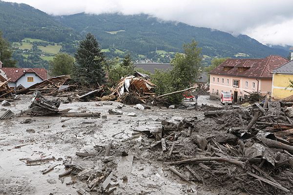 Stan klęski żywiołowej w Austrii - trwa ewakuacja mieszkańców