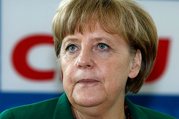Angela Merkel przyjmie Francois Hollande'a z "otwartymi ramionami"