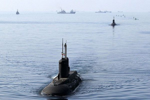 Iran zwodował okręt podwodny i niszczyciel