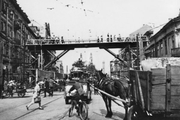 70. rocznica otwarcia mostu łączącego duże i małe getto