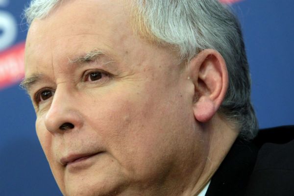Niepokój w PiS. Kaczyński zaostrza kontrolę
