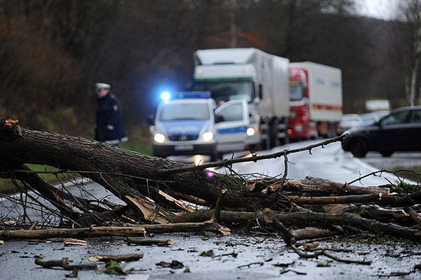 Potężne wichury na południu Polski; są ranni