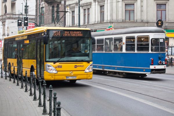 Nowe automaty biletowe w krakowskich autobusach. Można płacić tylko kartą lub telefonem