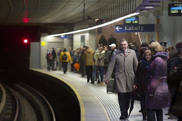 Awaria w warszawskim metrze, są opóźnienia