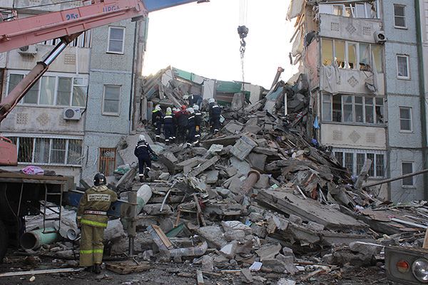 Ratownicy szukają 13 osób pod gruzami w Astrachaniu