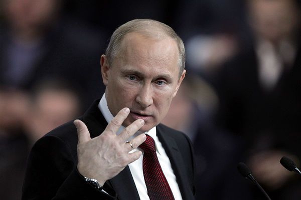 Putin omawiał "raptownie pogarszającą się sytuację na Ukrainie"