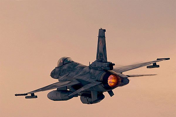 Polskie F-16 lecą na "tygrysie" ćwiczenia do Norwegii