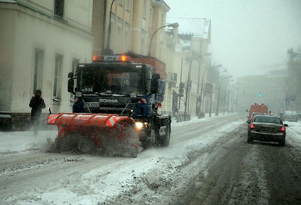 Ponad 40 kolizji w Warszawie - narzekają na utrudnienia