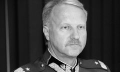 Gen. Sławomir Petelicki miał tylko jedną kulę. "Zaplanował swój krok"