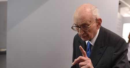 Bartoszewski: o Auschwitz należy mówić wszędzie