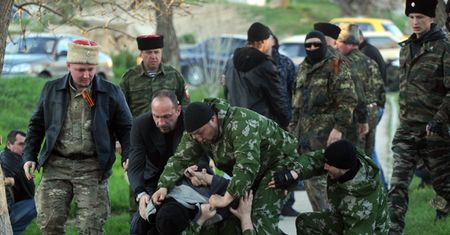 Relacja WP.PL z Krymu - kulisy rosyjskiego szturmu w Belbeku. "Polacy są tacy sami jak Rosjanie"