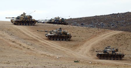 Turecka prasa: już 35 tureckich czołgów na granicy z Syrią
