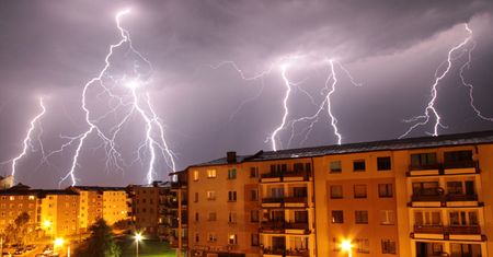Przelotne opady, lokalnie burze - prognoza pogody na 6 i 7 maja