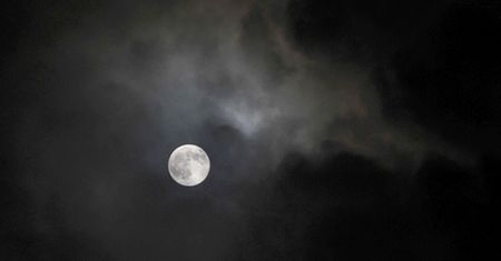 Wkrótce spotkanie Księżyca i Marsa na nocnym niebie