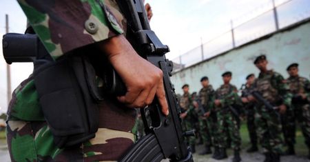 Wielka bijatyka żołnierzy z policjantami w Indonezji