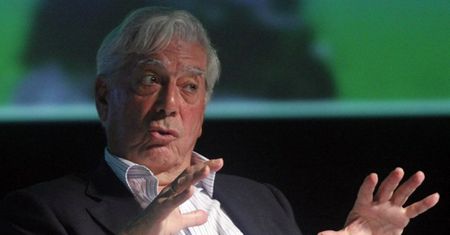 Mario Vargas Llosa: Snowden nie jest żadnym bohaterem walki o wolność