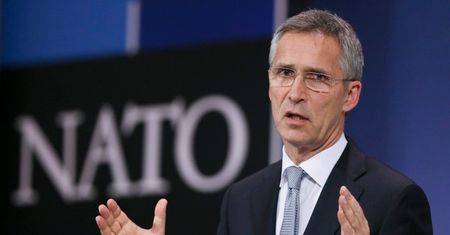 Szef NATO wzywa do "pełnego respektowania" konstytucji