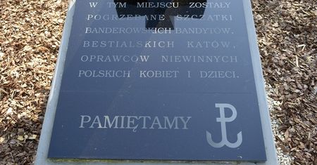 Senat upamiętnił ofiary rzezi wołyńskiej