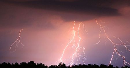 Prognoza pogody na majówkę: burze i opady deszczu