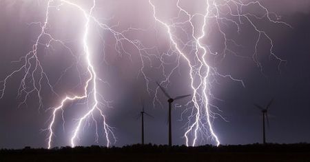 Nadciąga grad i burze - sprawdź prognozę pogody