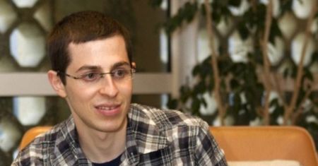 Izraelski żołnierz Gilad Szalit honorowym obywatelem Rzymu