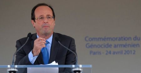 Prezydent Hollande zażartował z abdykacji Benedykta XVI. Fala oburzenia