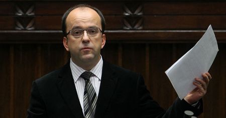 Nazwał Olejnik "hieną w spódnicy", teraz przeprasza