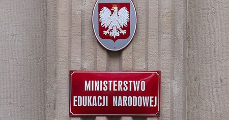 MEN odpiera zarzuty ws. wyprawki szkolnej w kształceniu specjalnym