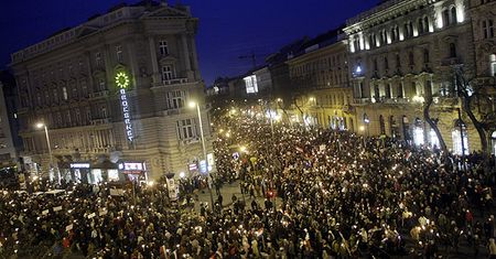 Popierają premiera - manifestowało 100 tys. ludzi
