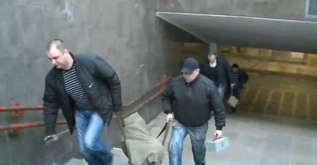 Czterech ludzi z detonatorem. Tajemniczy film z metra