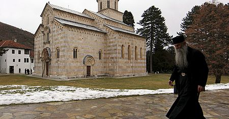 Prezydent Serbii pojechał na pasterkę do klasztoru w Kosowie