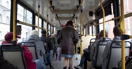 Wiele utrudnień dla kierowców i pasażerów komunikacji miejskiej w stolicy