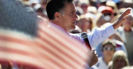 Czy Romney zmienia poglądy jak rękawiczki?