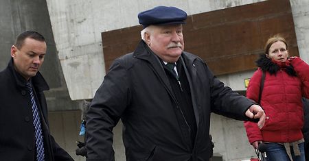 Nobliści chcą, by prezydent Chin rozpoczął dialog z dalajlamą