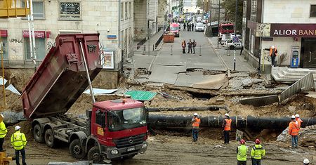 Po osunięciu ziemi w Warszawie: SP i PiS chcą zbadania sprawy