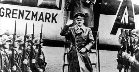 Nieudany zamach na Adolfa Hitlera w Warszawie